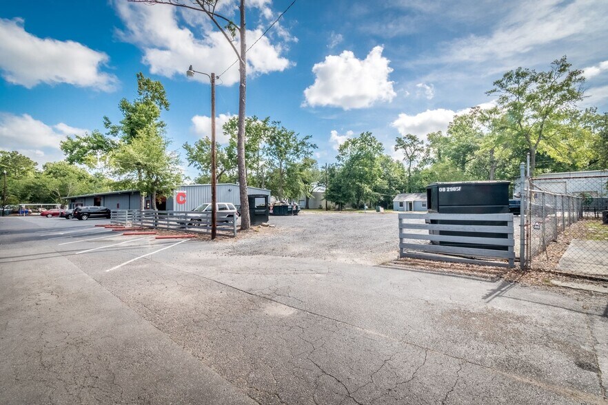 More Photos Of 1856 Belgrade Ave, Charleston Flex For Lease