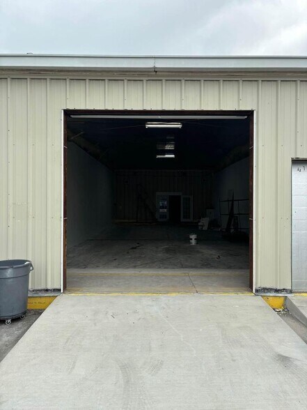 Primary Photo Of 7103 Baneway Dr, Houston Warehouse For Lease