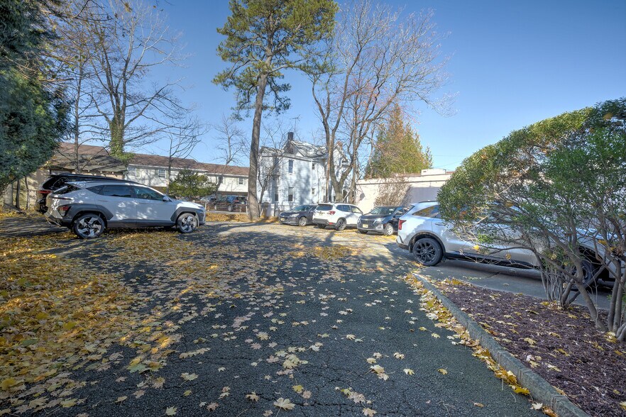 More Photos Of 10 S Prospect St, Verona Office Residential For Lease