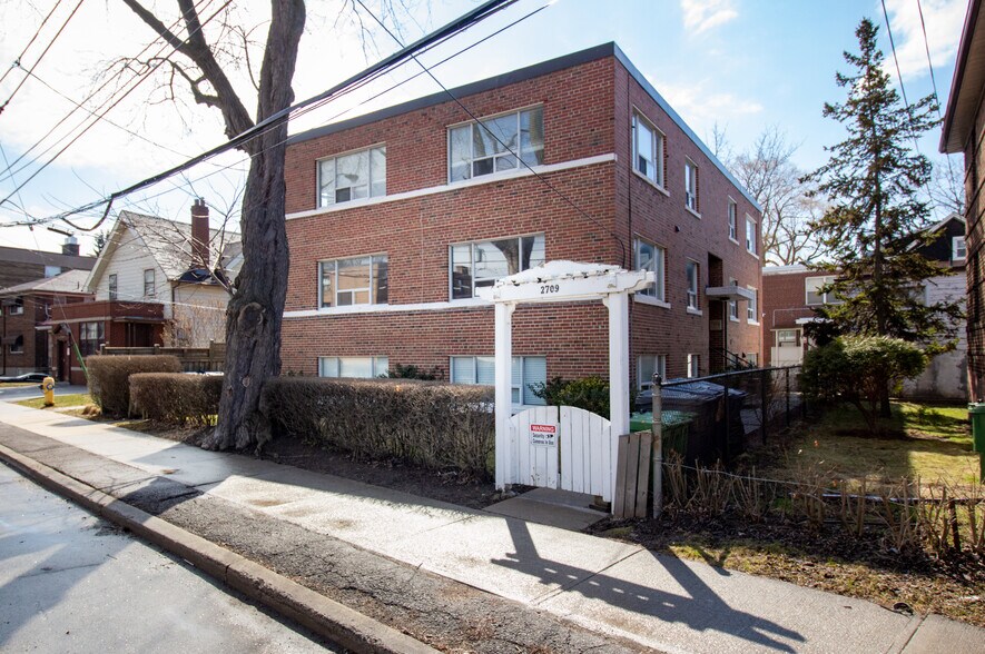 More Photos Of 2709 Lake Shore Dr, Toronto Apartments For Sale