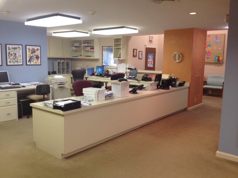 More Photos Of 3226 Hampton Ave, Brunswick Medical For Sale