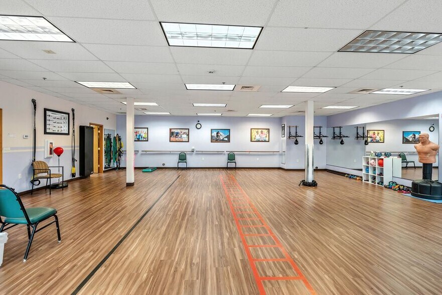 More Photos Of 905 Skylark Pl, Ashland Healthcare For Sale