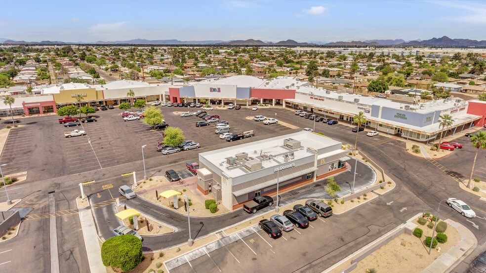 More Photos Of 4105 N 51st Ave, Phoenix Unknown For Lease