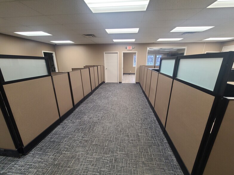 More Photos Of 2360 N Nevada Ave, Minneapolis Warehouse For Sale