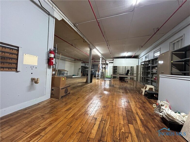 More Photos Of 446 N Wood St, Fremont Warehouse For Sale