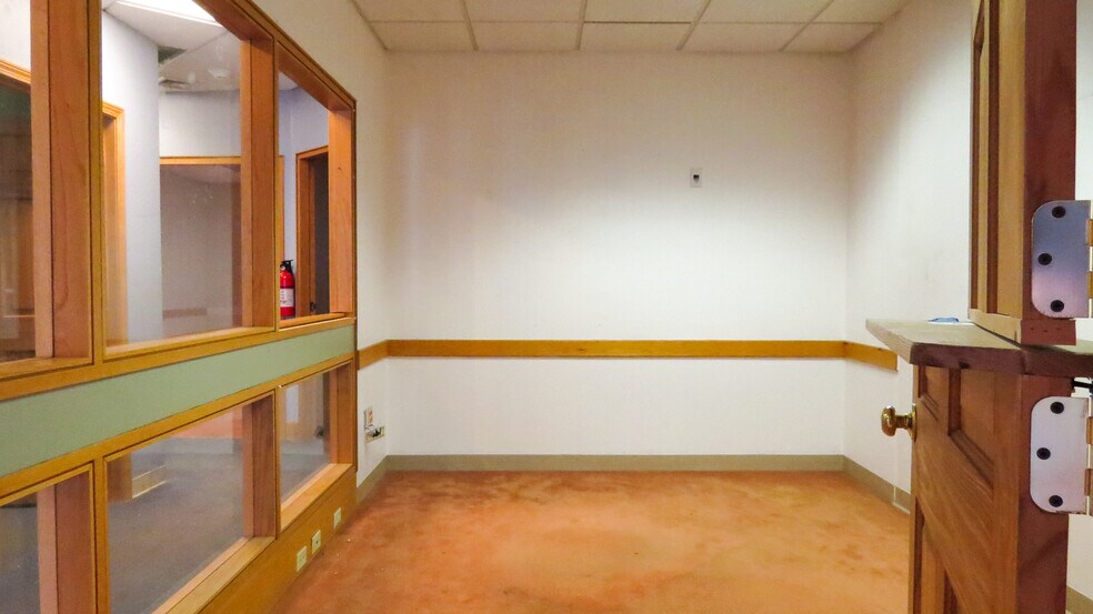 More Photos Of 215 Fisherville Rd, Concord General Retail For Lease