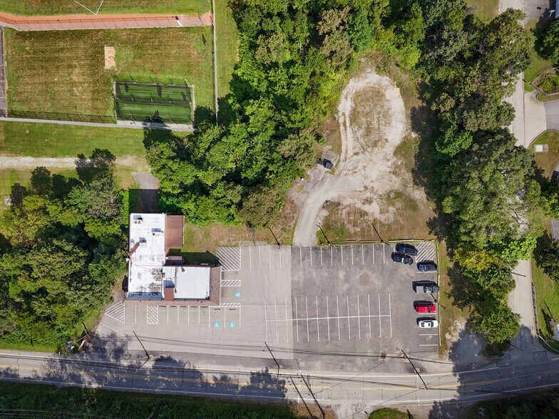 More Photos Of 550 McKeesport Rd, Elizabeth Freestanding For Sale