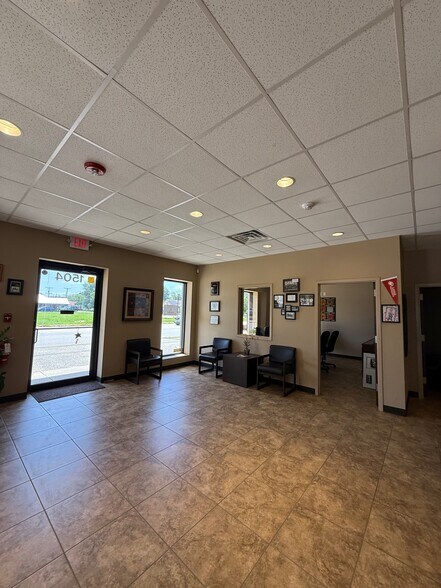 More Photos Of 1504 Nederland Ave, Nederland Storefront Retail Office For Sale