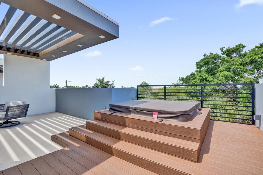 More Photos Of 1821-1825 NE 26th Ave, Fort Lauderdale Apartments For Sale