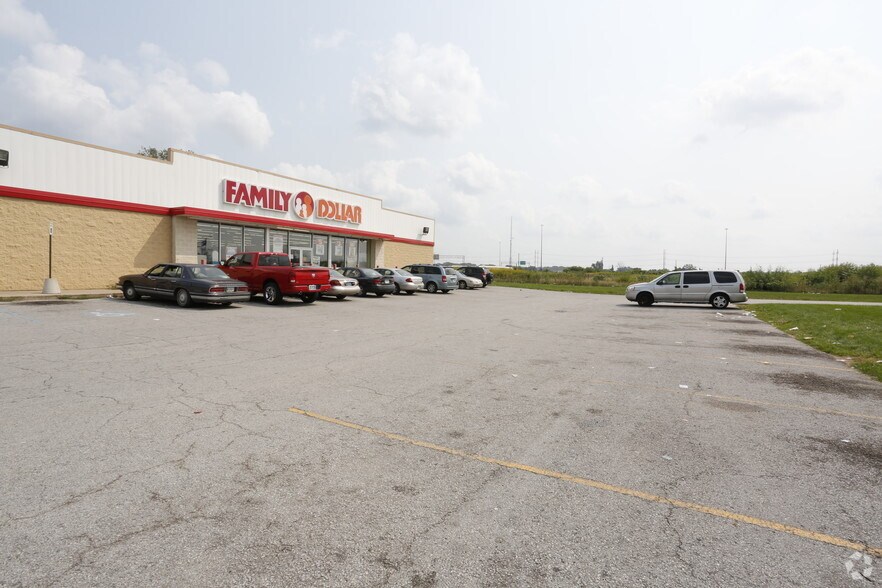 More Photos Of 2535 Garfield St, Gary Freestanding For Lease