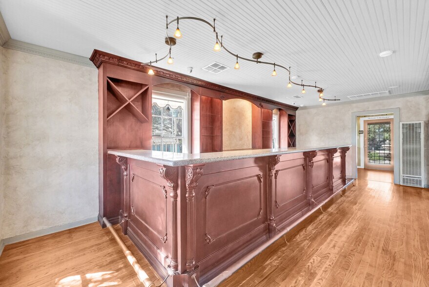 More Photos Of 41955 Main St, Temecula Freestanding For Sale