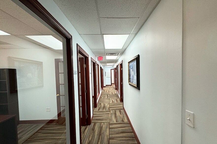 More Photos Of 375 Municipal Dr, Richardson Medical For Lease