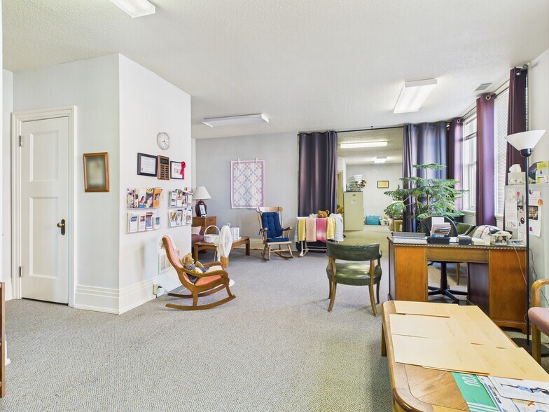 More Photos Of 619 Blondeau St, Keokuk Office For Sale