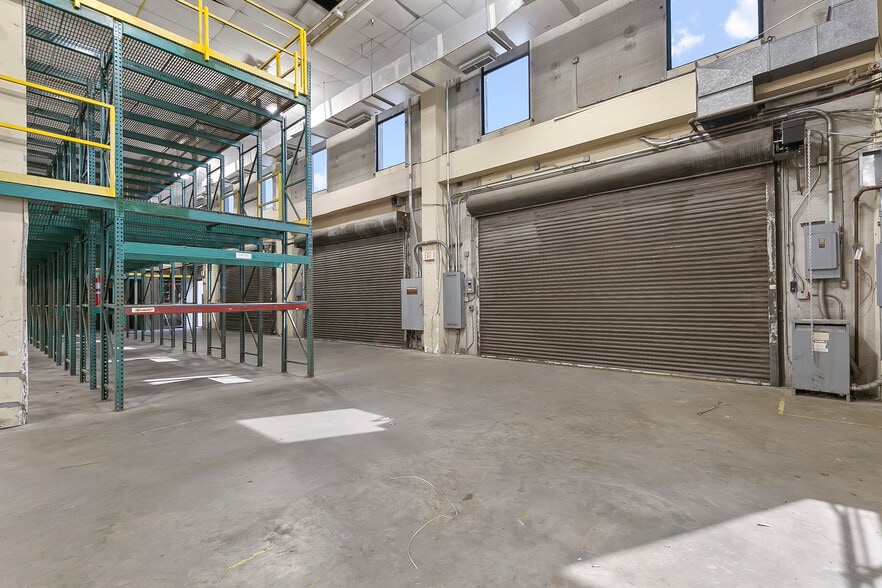 More Photos Of 3131 N I-10 Service Rd E, Metairie Office For Lease