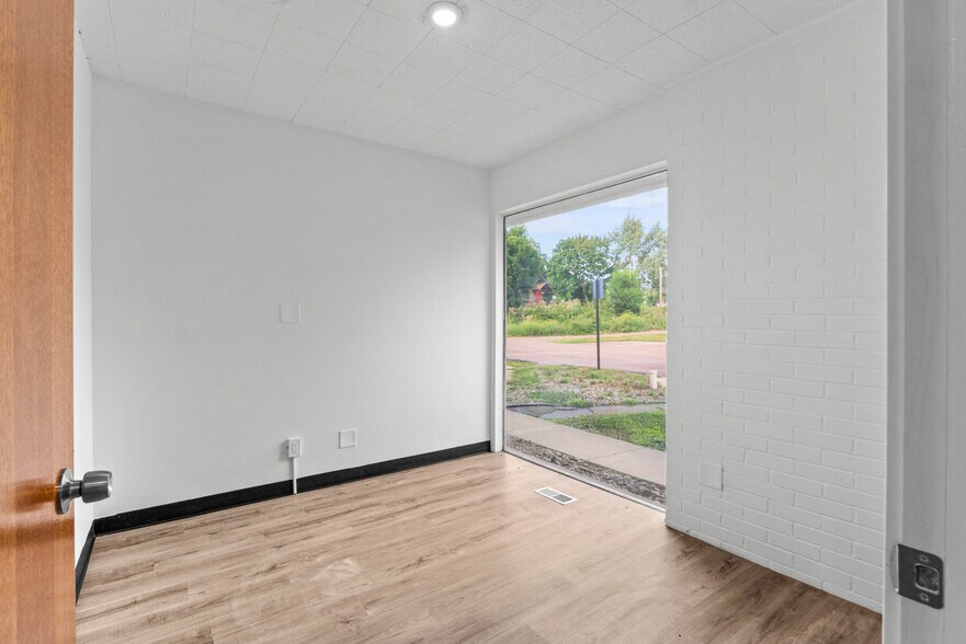 More Photos Of 2532 Spring Arbor Rd, Jackson Medical For Sale