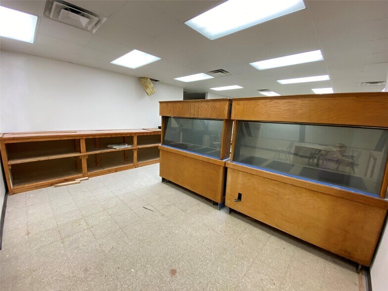 More Photos Of 2099 Highway 532, Dubberly Service Station For Sale