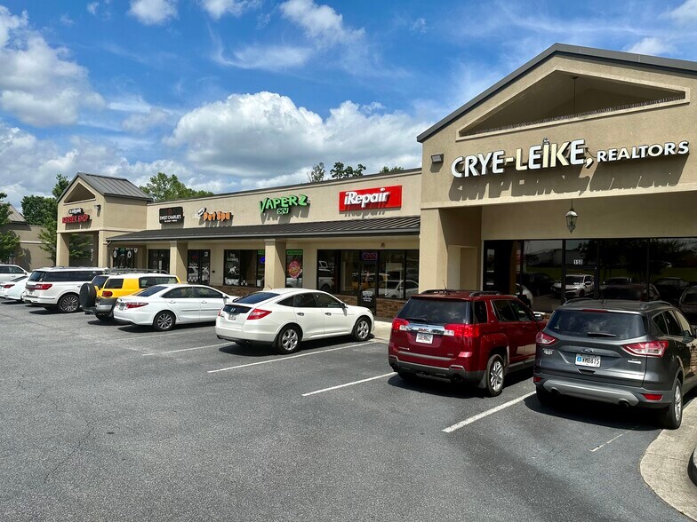 More Photos Of 391 Quill Dr, Dawsonville General Retail For Lease