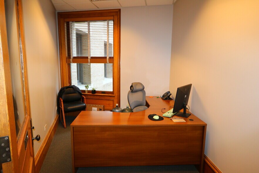 More Photos Of 730 17th St, Denver Office For Sale