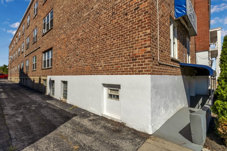 More Photos Of 84 Sweeney St, North Tonawanda Apartments For Lease