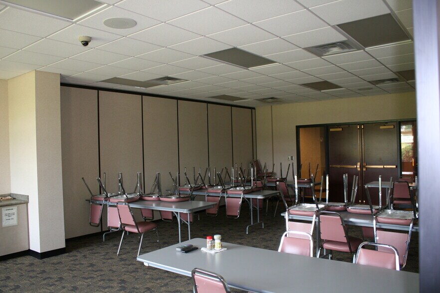 More Photos Of 1111 Chestnut Hills Pky, Fort Wayne Medical For Lease