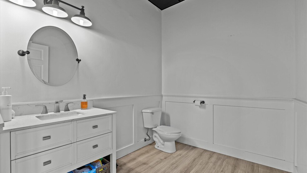 More Photos Of 450 West Ave, Rifle Office For Sale