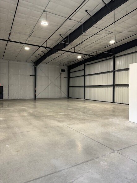 More Photos Of 3015 Sangra SW ave, Grandville Industrial For Lease