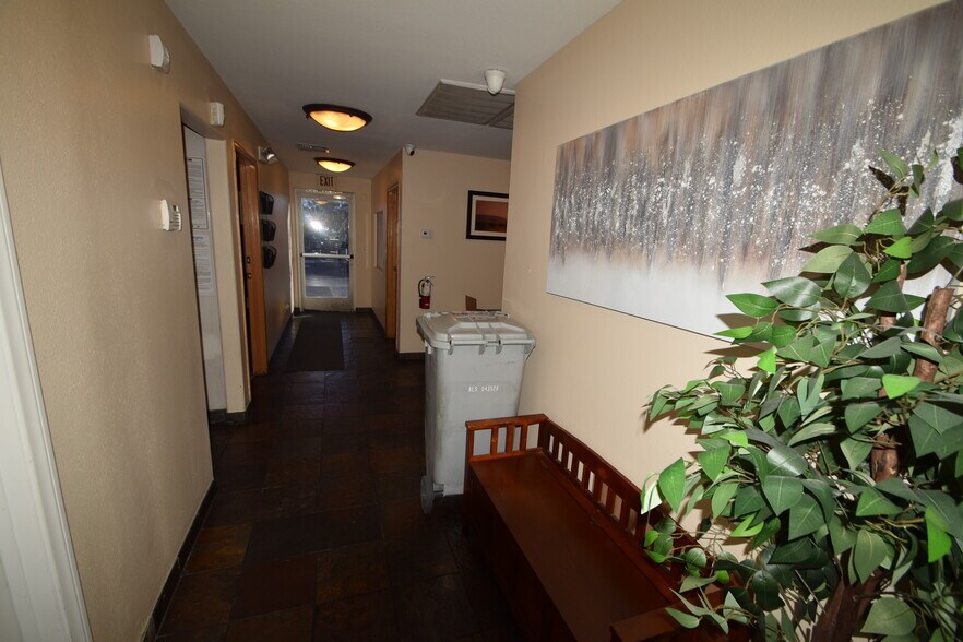 More Photos Of 320 S Jones Blvd, Las Vegas Office For Sale