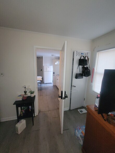 More Photos Of 1458 W 32nd St, Indianapolis Apartments For Sale