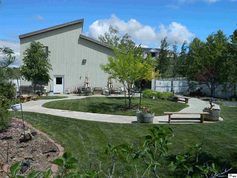 More Photos Of 225 E Palouse River Dr, Moscow Loft Creative Space For Sale