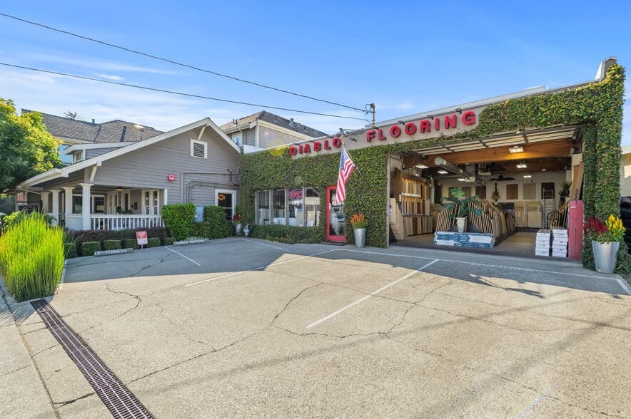 More Photos Of 112 W Linda Mesa Ave, Danville Freestanding For Sale