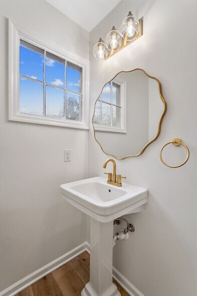 More Photos Of 609 Carteret St, Beaufort Storefront Retail Residential For Lease