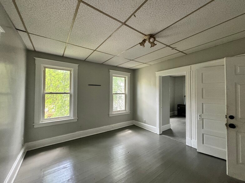 More Photos Of 14 Hillside Ave, Hartford Storefront Retail Residential For Sale