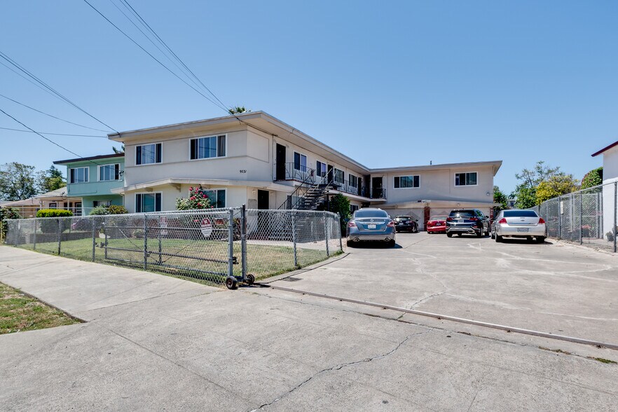 More Photos Of 9031 Hillside St, Oakland Apartments For Sale