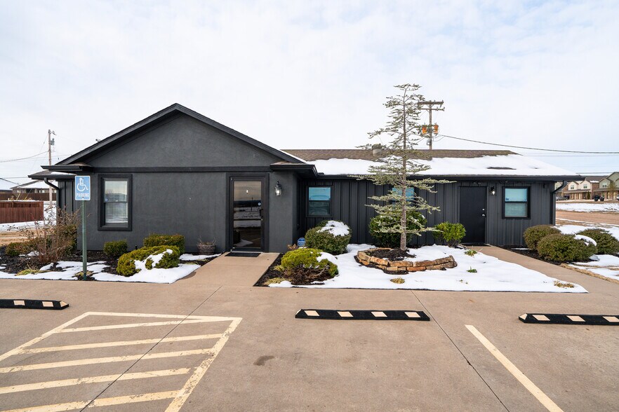 More Photos Of 7909 Veterans Ave, Fort Smith Office For Lease