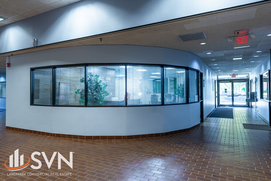 More Photos Of 1425 N McLean Blvd, Elgin Medical For Sale