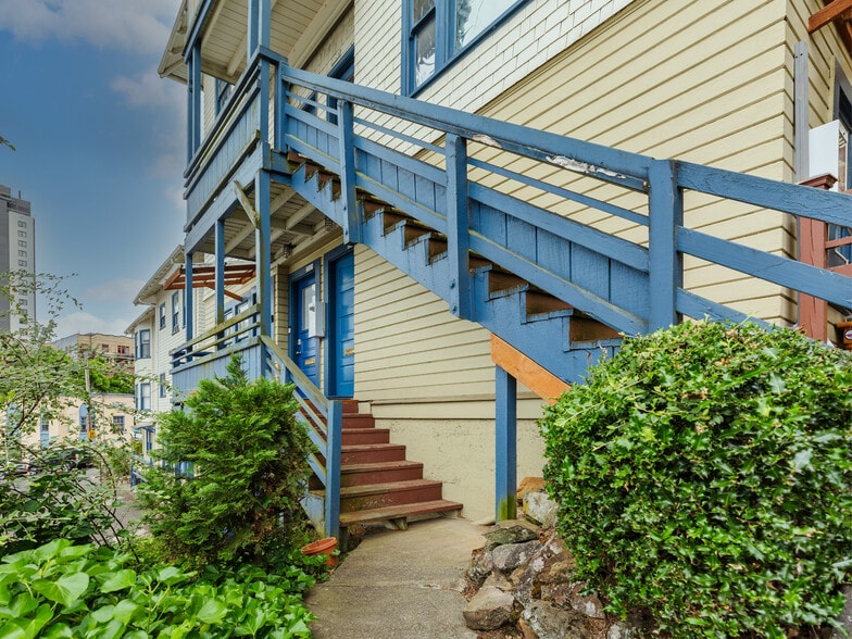 More Photos Of 2308-2326 SW Osage St, Portland Apartments For Sale