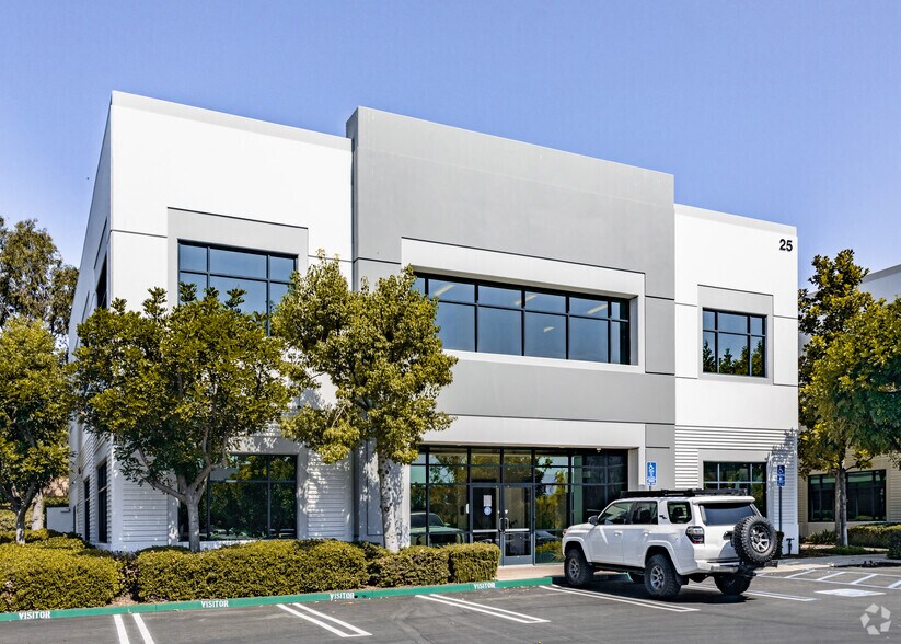 More Photos Of 25 Orchard Rd, Lake Forest Office For Lease