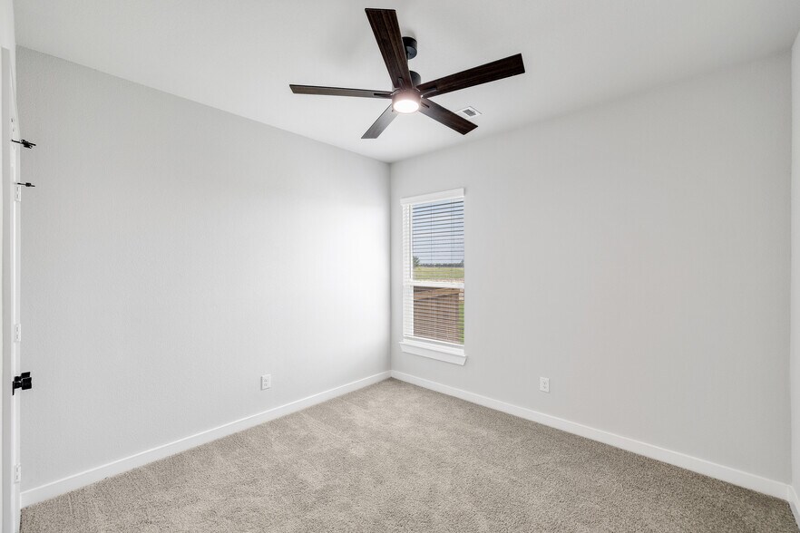 More Photos Of 4059 Clovis St, Midlothian Multifamily For Sale