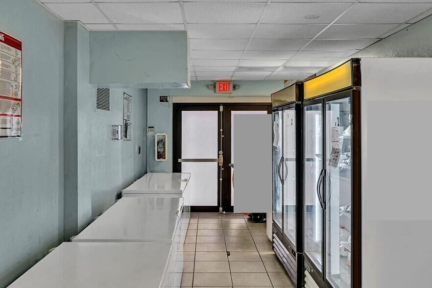 More Photos Of 17 NE 1st Rd, Homestead Storefront Retail Office For Sale