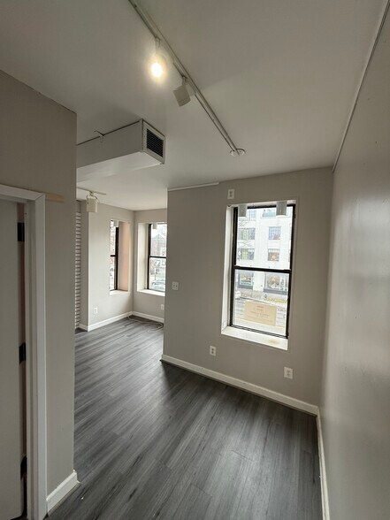 More Photos Of 1843 14th St NW, Washington Storefront For Lease