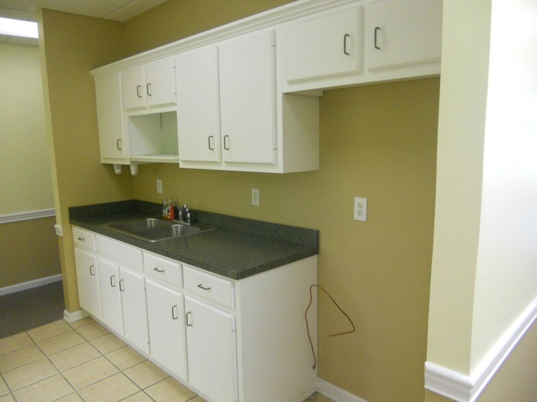 More Photos Of 30 Stonecrest Ct, Shelbyville Medical For Lease