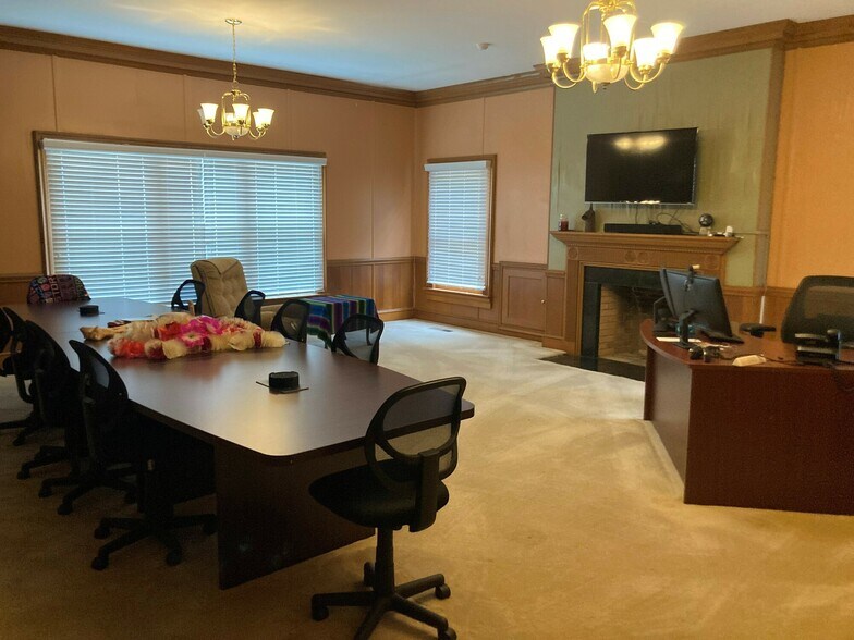 More Photos Of 1200 Peachtree St, Louisville Office For Sale