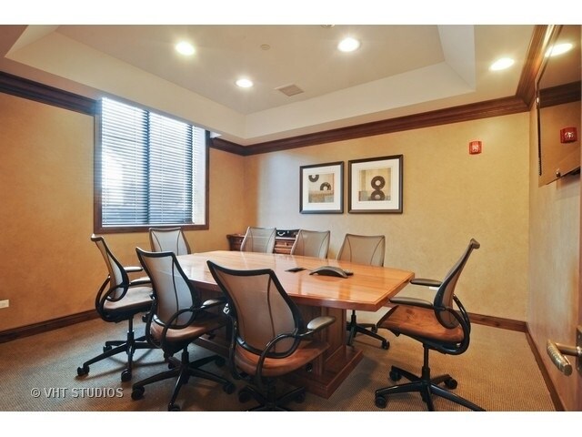 More Photos Of 2132 Green Bay Rd, Highland Park Office For Lease