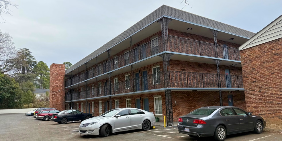 More Photos Of 3501 E Independence Blvd, Charlotte Apartments For Sale