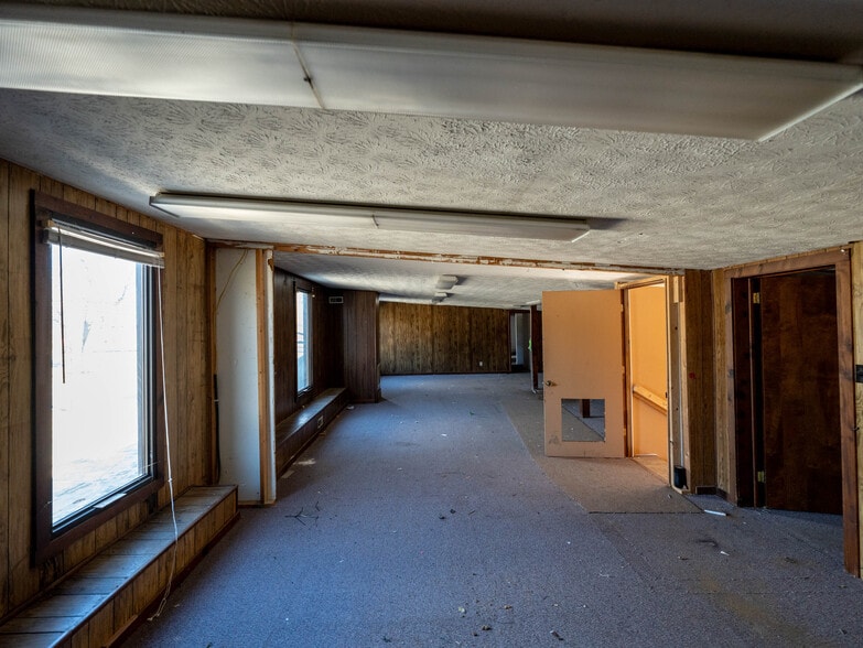 More Photos Of 3264 Broad St, Clyde Office For Sale