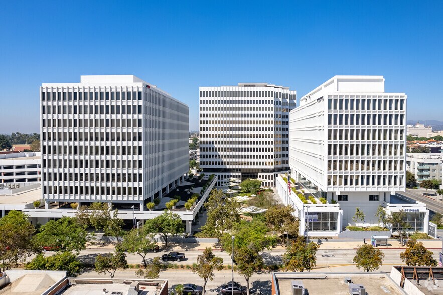 More Photos Of 225 S Lake Ave, Pasadena Unknown For Lease