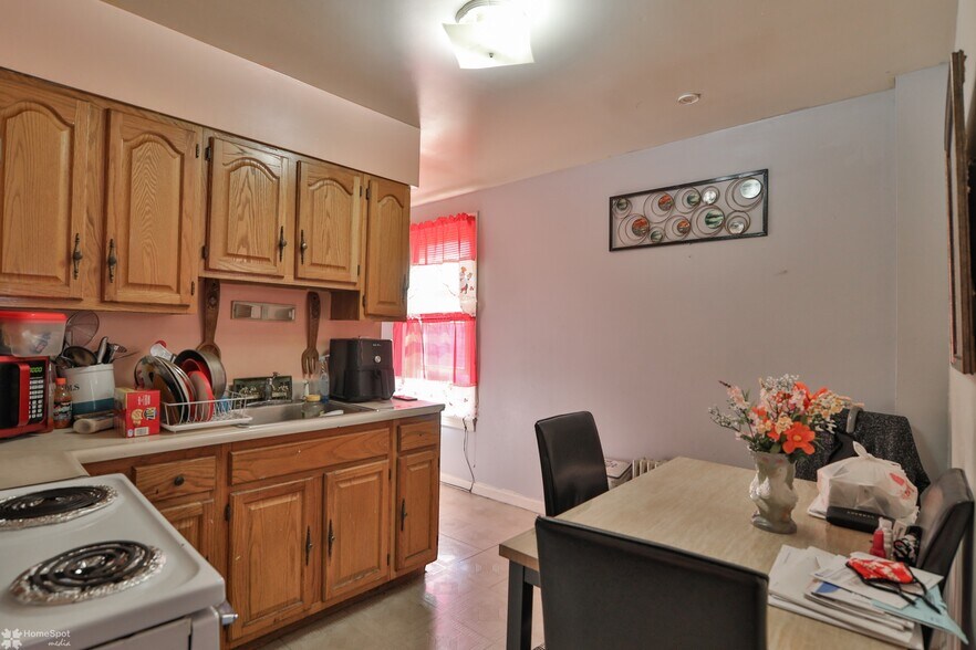 More Photos Of 1550 Warren St, Allentown Apartments For Sale