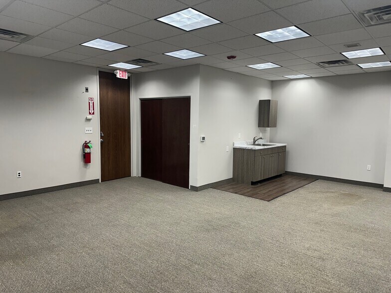 More Photos Of 235 Moore St, Hackensack Office For Lease