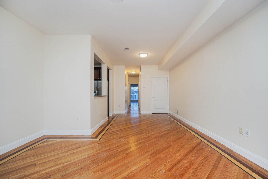 More Photos Of 1330-1332 Rockland Ave, Staten Island Medical For Sale