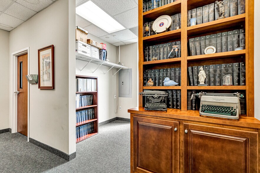 More Photos Of 5368-5380 Twin Hickory Rd, Glen Allen Flex For Sale